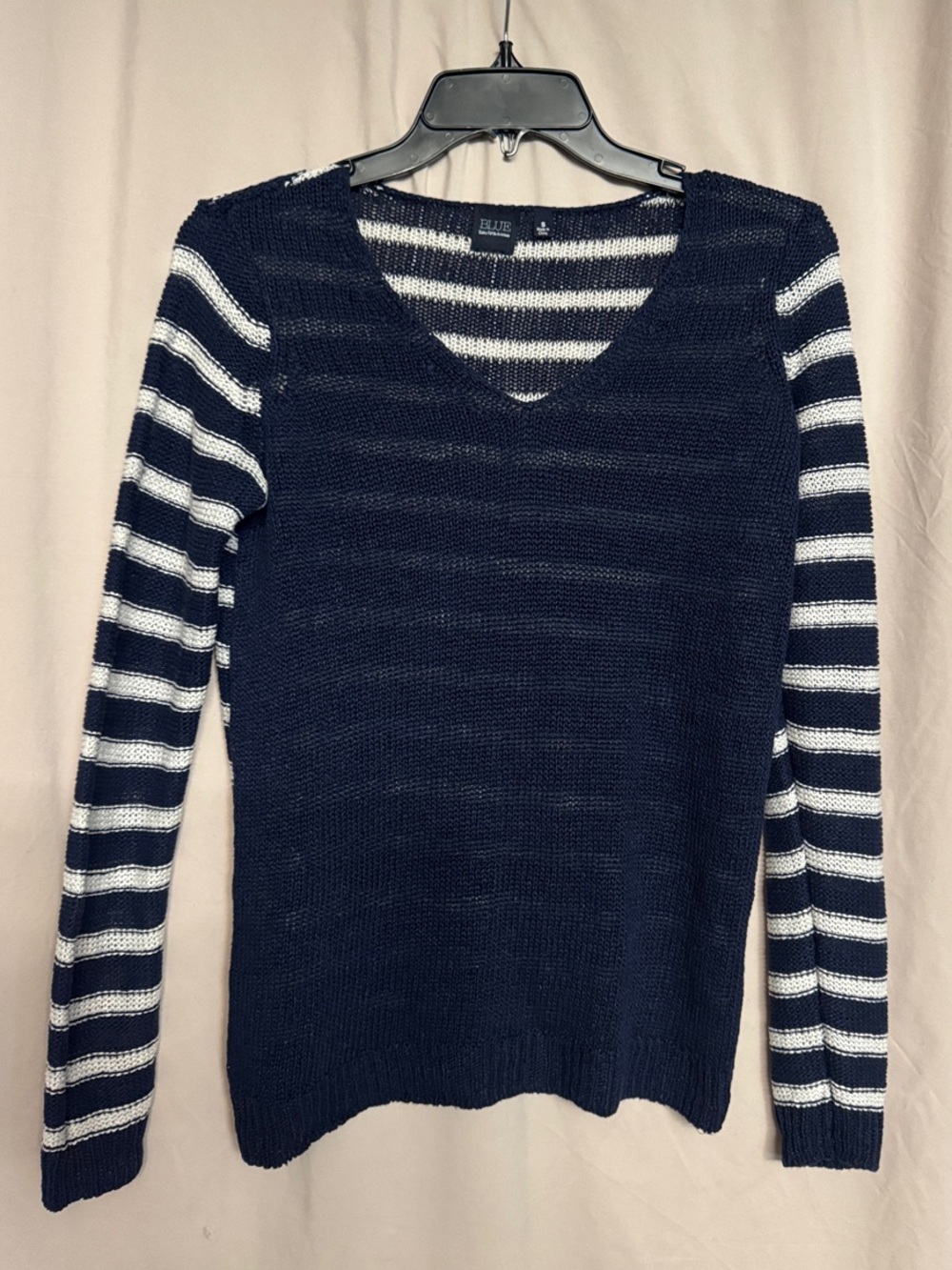 Blue Saks Fifth Avenue 100% Linen V-Neck  Sweater, Size S, Color Navy/White